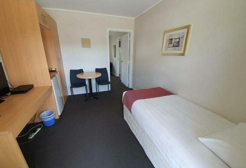 سوییت, Ocean Inn Motel