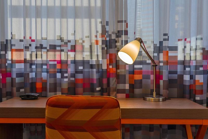 Номер Стандарт, Aloft Houston Downtown