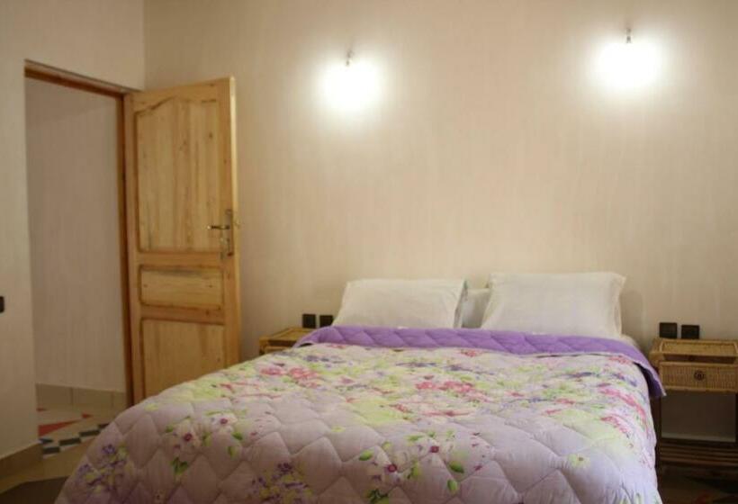 غرفة قياسية فردية, Riad Amodou