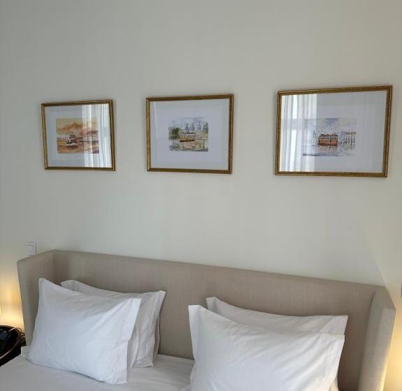 اتاق لوکس, Golden Lisbon