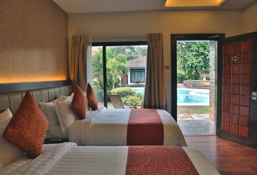 プールビューのプレミアムルーム, Coron Soleil Garden Resort