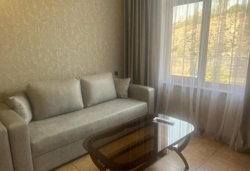 디럭스 룸, Park Avenue Hotel Yerevan