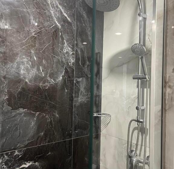 디럭스 룸, Park Avenue Hotel Yerevan