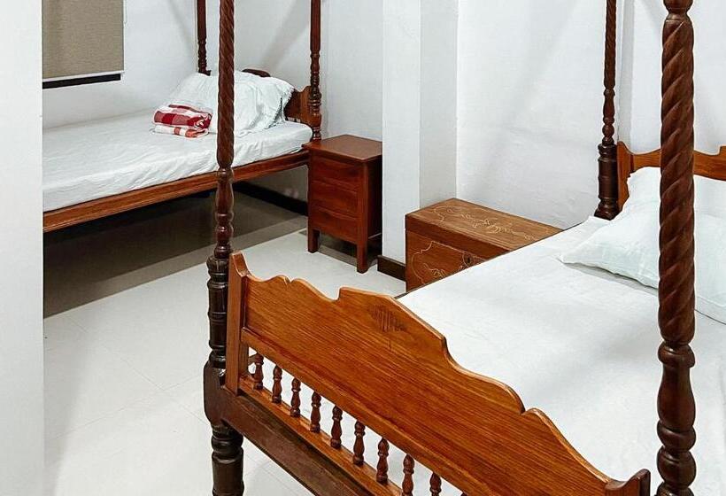 Четырехместный Номер Стандарт, Reddoorz At Casa Rafaelle Transient Ilocos Sur
