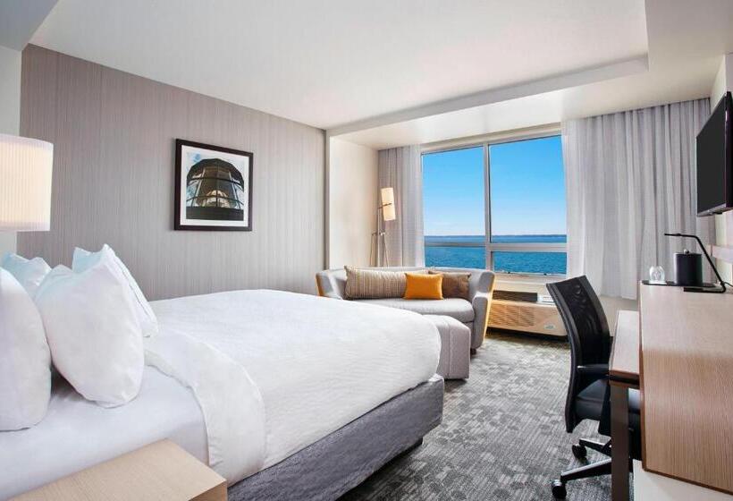 Номер Deluxe Кровать Кинг с Видом, Courtyard By Marriott Erie Bayfront