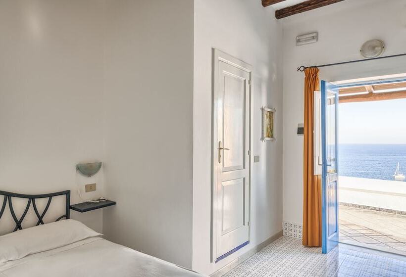 Triple Room Sea View, Girasole