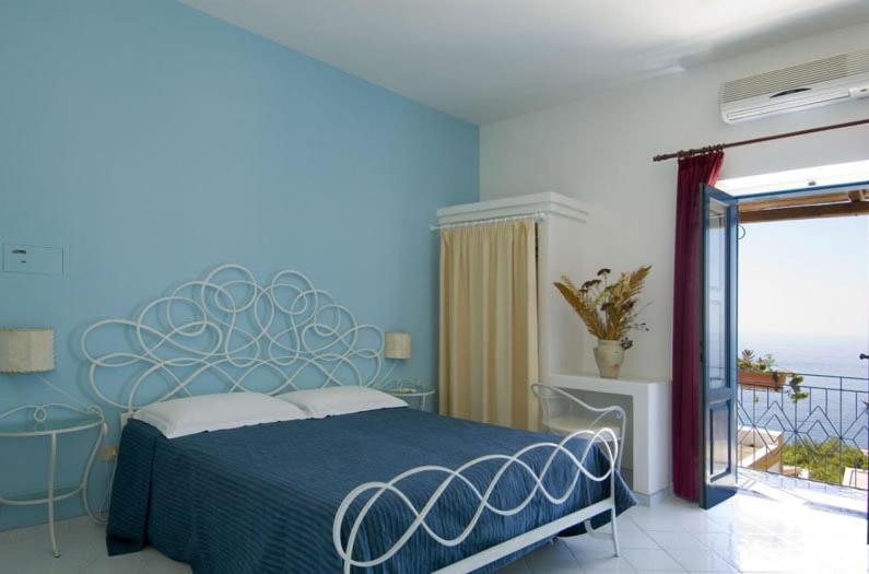 Triple Room Sea View, Girasole