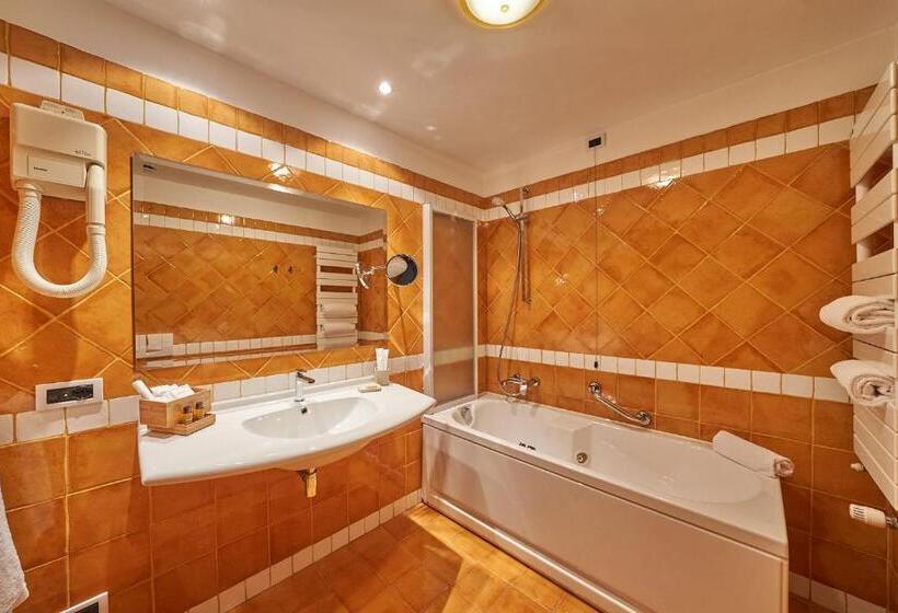 اتاق لوکس با بالکن, Relais Santo Stefano