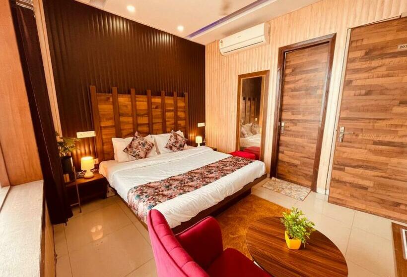 디럭스 룸, The Pearl Grand, Top Rated & Most Awarded Property In Chandigarh