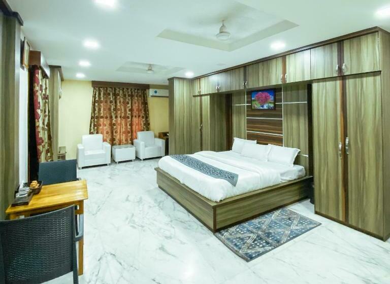 سوئیت با بالکن, Revlin Inn, A Luxury Guesthouse