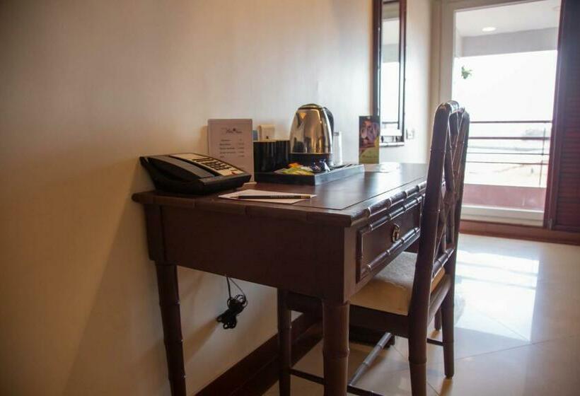 标准间, Naveen Residency