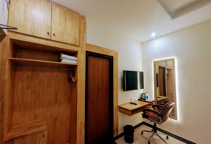 Номер Deluxe, Tpc Camphor