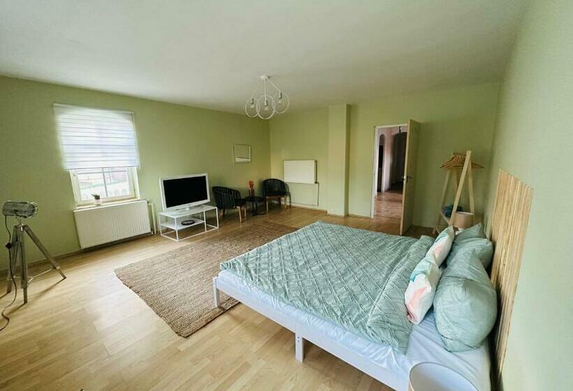 اتاق استاندارد, Greenery Home