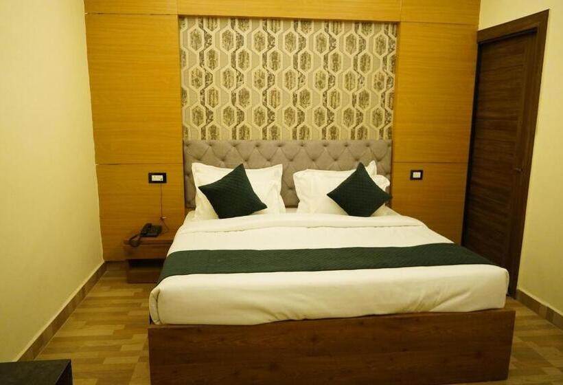 Номер Стандарт, Green Sarovar Hotel & Restaurant
