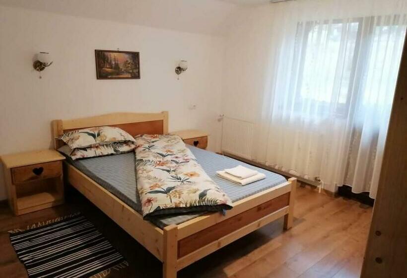 Номер Стандарт с Балконом, Cabana Inima Munților