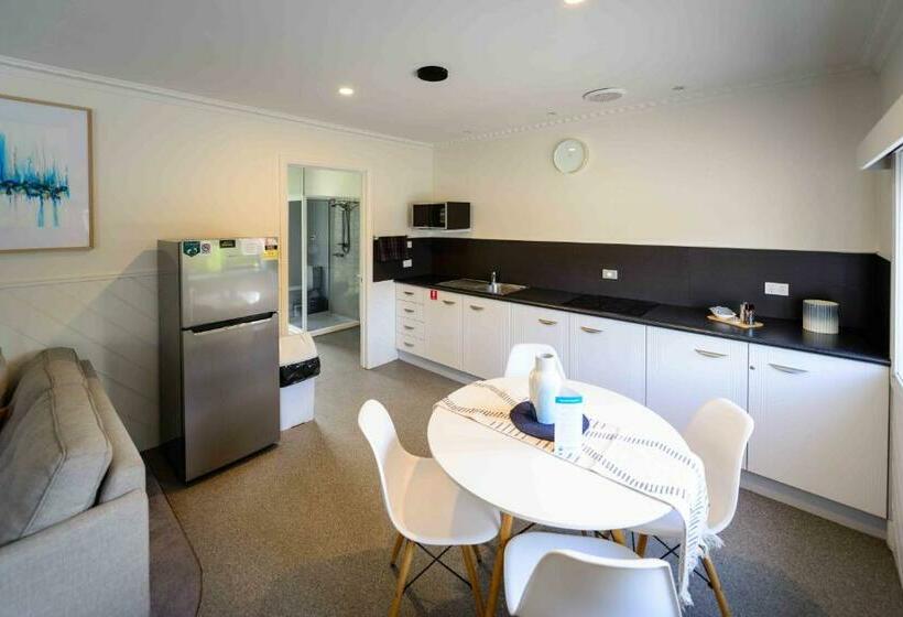 Apartamento 2 Dormitórios, Georges Bay Apartments