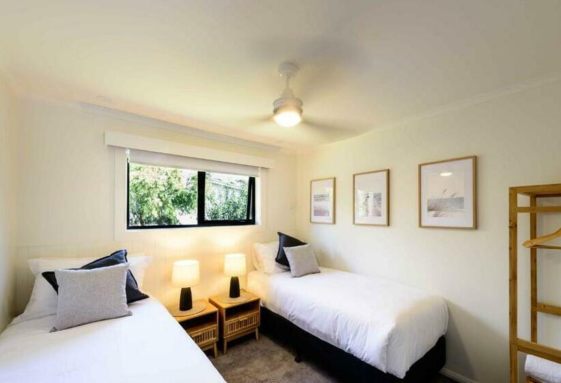 Apartamento 2 Dormitórios, Georges Bay Apartments