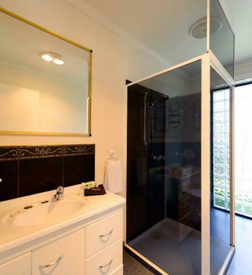Apartamento 2 Dormitórios, Georges Bay Apartments