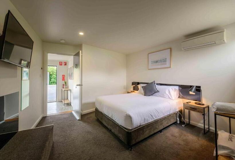 Escritório Estándar, Georges Bay Apartments