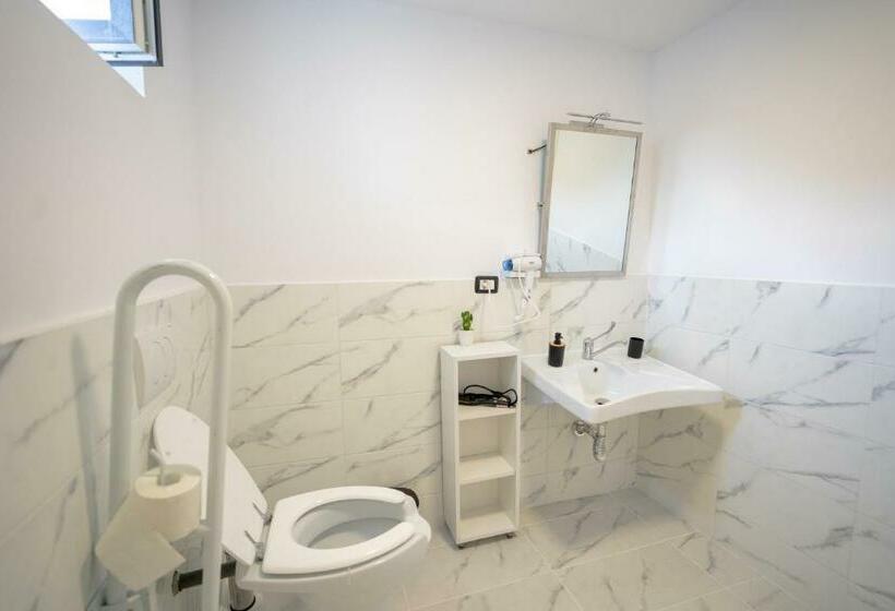 Стандартный Номер Кровать Кинг, Casuta Din Drumul Muntelui