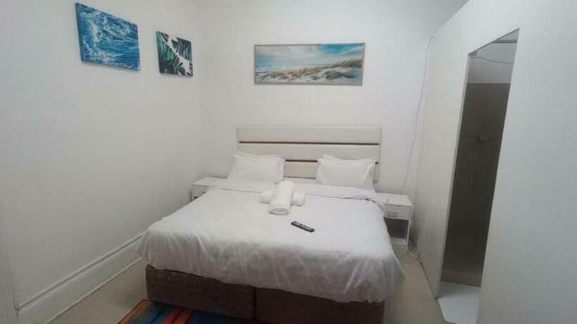 Quarto Deluxe, Pro Delux Inn