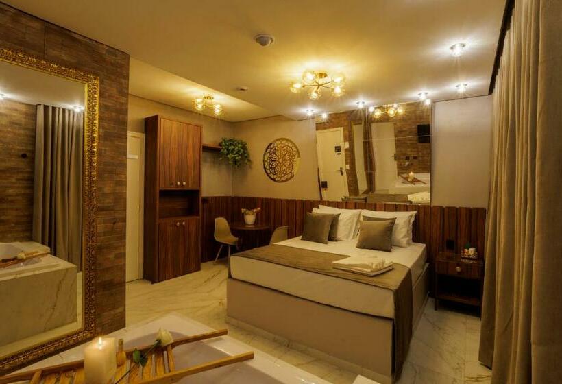 Люкс Повышенной Комфортности, Medieval Motel Spa