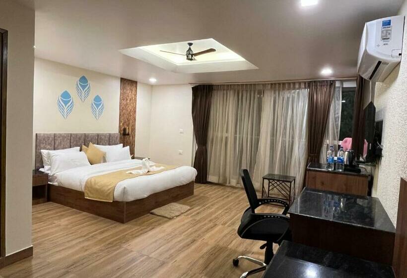 豪华房间, Nivedan Hotel And Resort