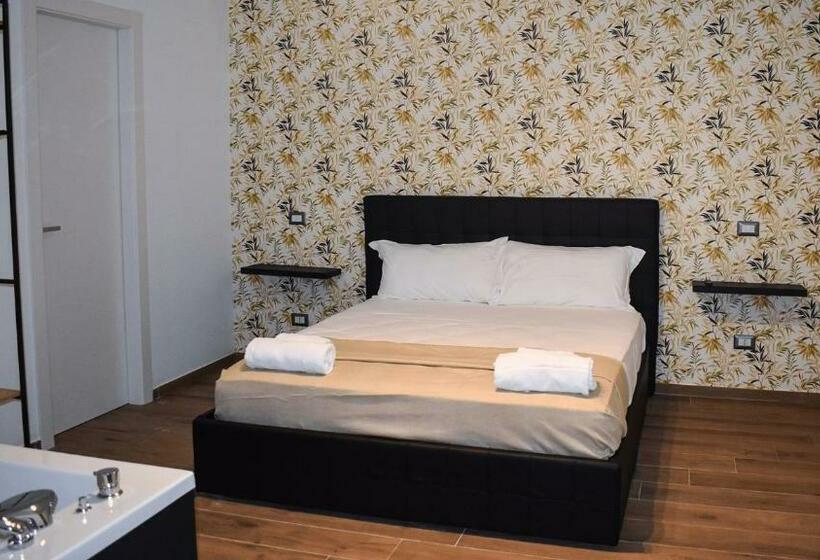 اتاق استاندارد با وان آب گرم, Pietramare Luxury Suites By Rentbeat