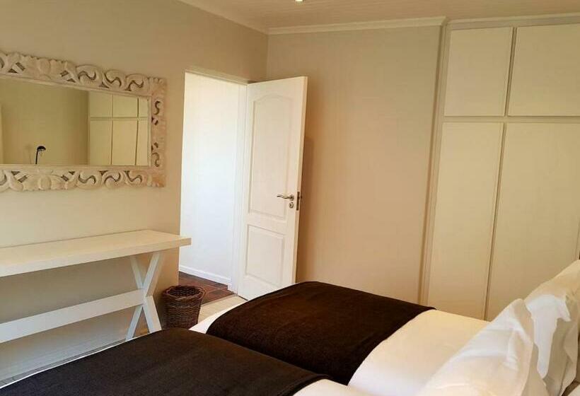 سوییت خانوادگی, Ana S Place Apartments
