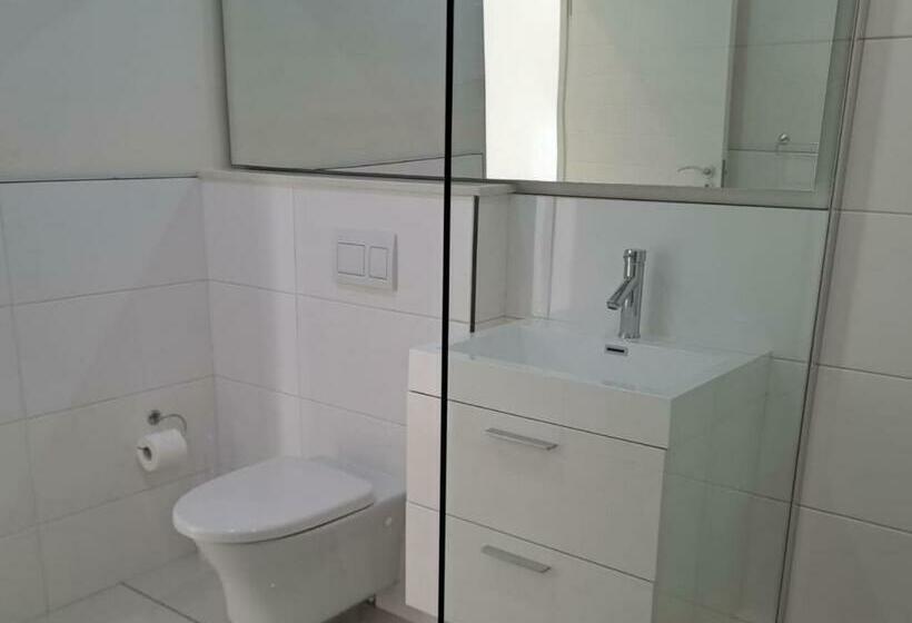 Deluxe Suite Sea View, Ana S Place Apartments