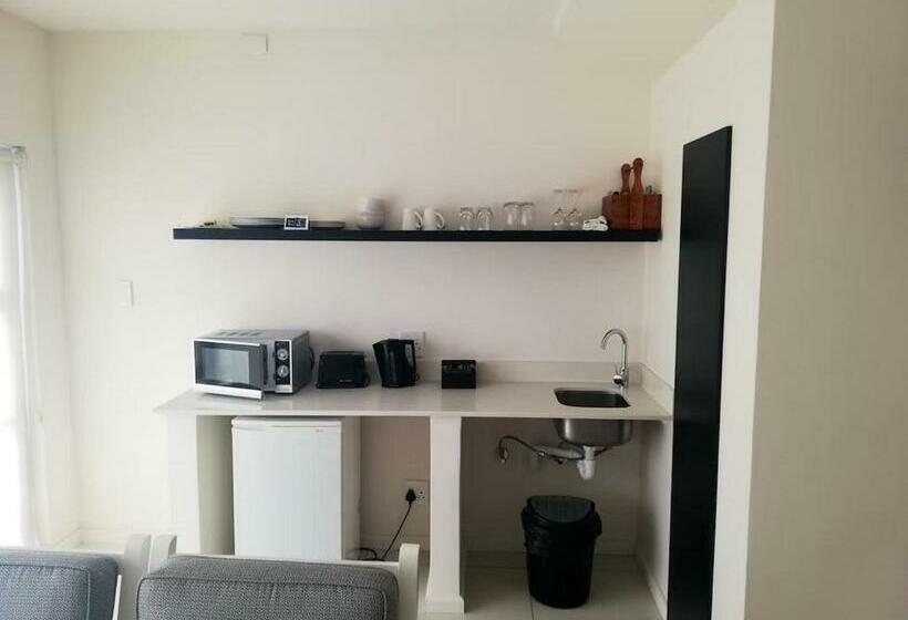 سوییت لوکس, Ana S Place Apartments