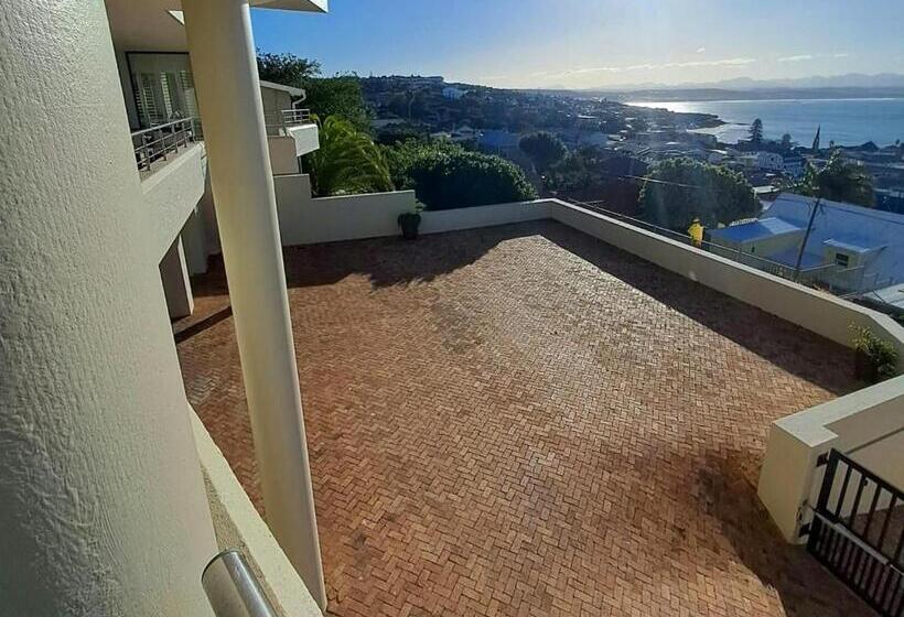 سوییت با چشم‌انداز دریا, Ana S Place Apartments