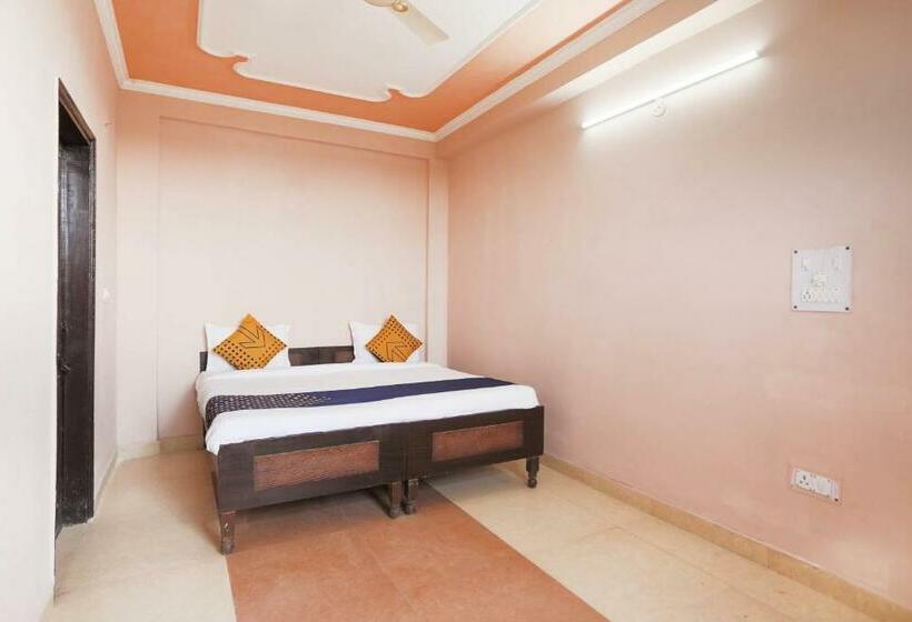 Трехместный Номер Классика, Spot On 75328 Sanrac Residency