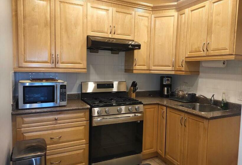2间卧室的房子, Greenleaf 2 Bdrm 1bth Suite & Private Entry