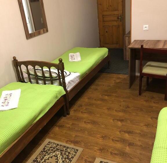 اتاق استاندارد سه نفره, Nikea Paradiso