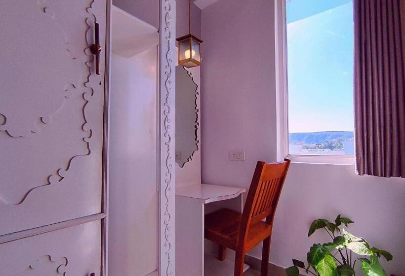 جناح سوبيريور, Dodas Palace By Asapian Hotels