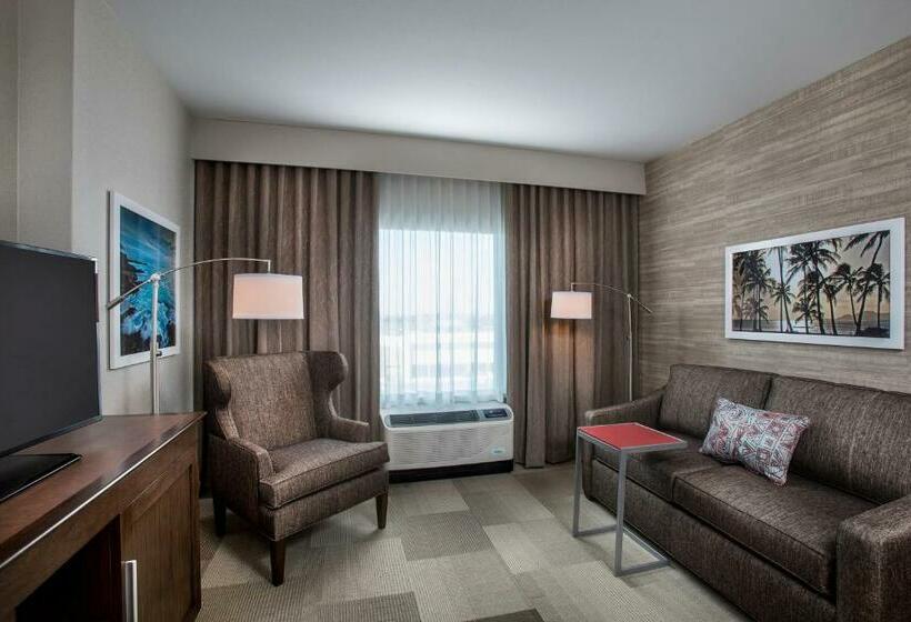 带大床的标准工作室, Hampton Inn & Suites Oahu/kapolei