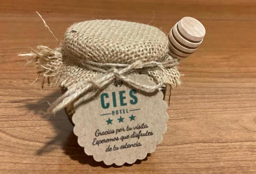 Suite Deluxe, Cies