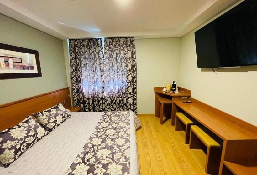 Habitación Estándar, Cies