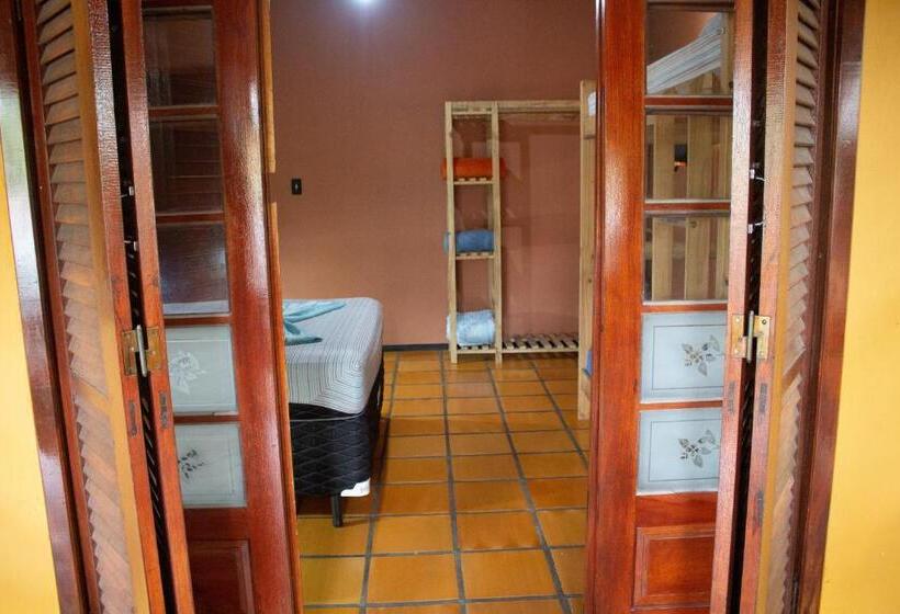 اتاق استاندارد چهار تخته, Sagui Hostel