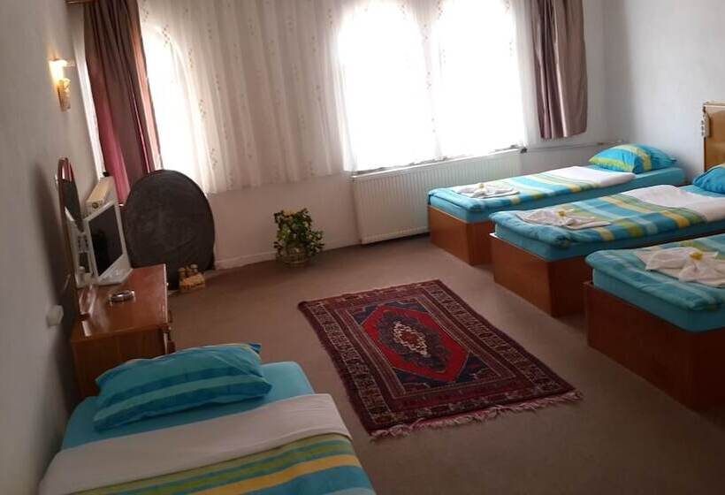 Economy Quadruple Room, Ozyel