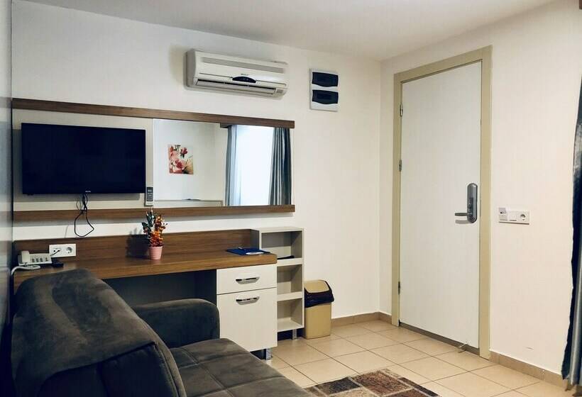 اتاق خانوادگی, Rizom Tatil Koyu