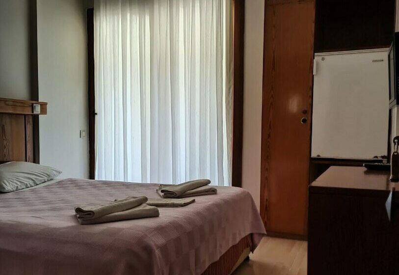 Quarto Estandar, Akpinar Otel Cesme