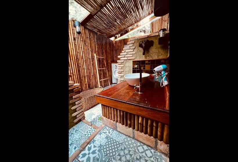 スタンダードバンガロー, Pp Land Beach Eco Resort