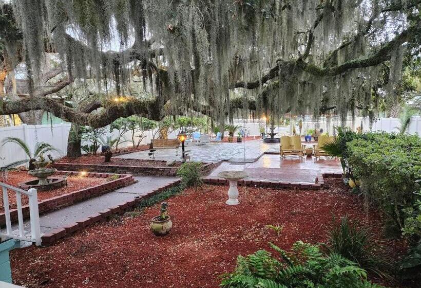 اتاق سوپریور با تخت بزرگ, Tybee Island Inn