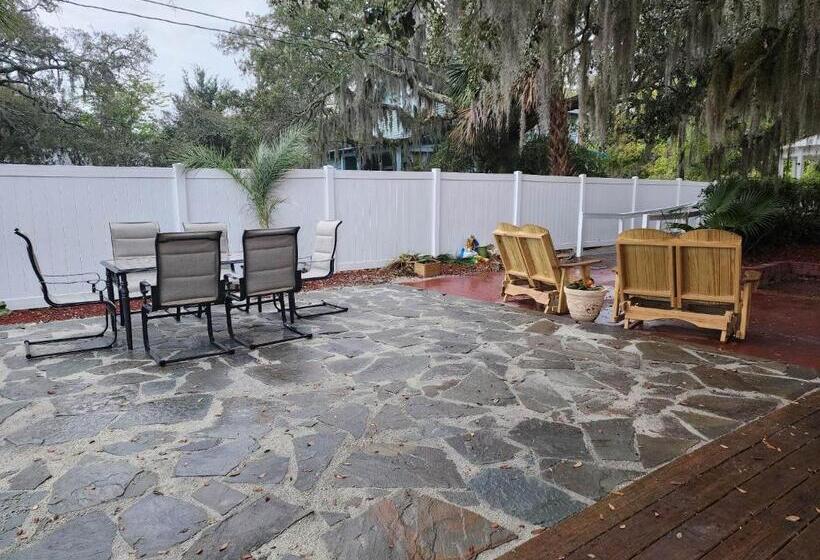 اتاق سوپریور با تخت بزرگ, Tybee Island Inn