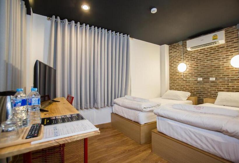 חדר סטנדרט, Give Me 5 Hostel