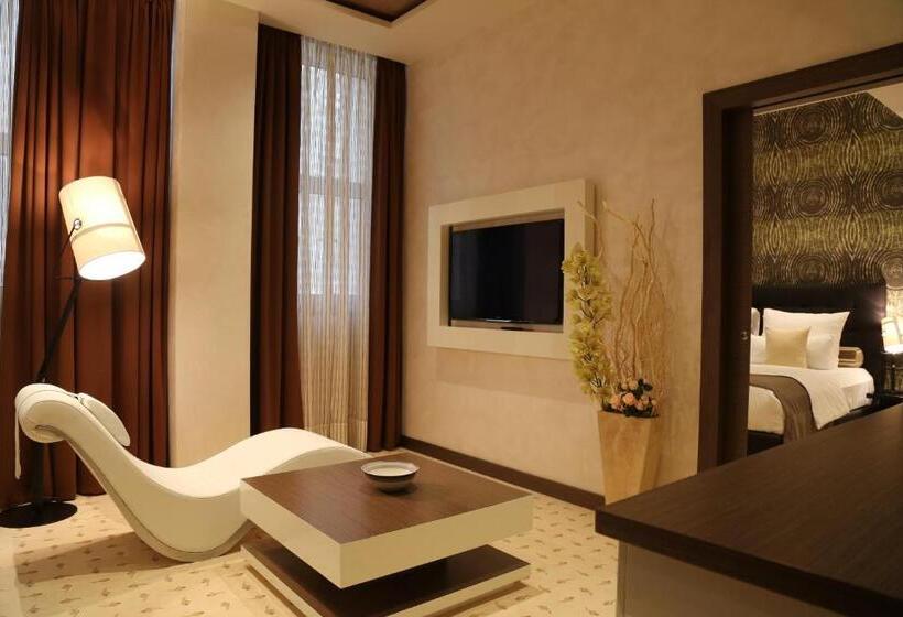 سوییت سوپریور, Atera Business Suites