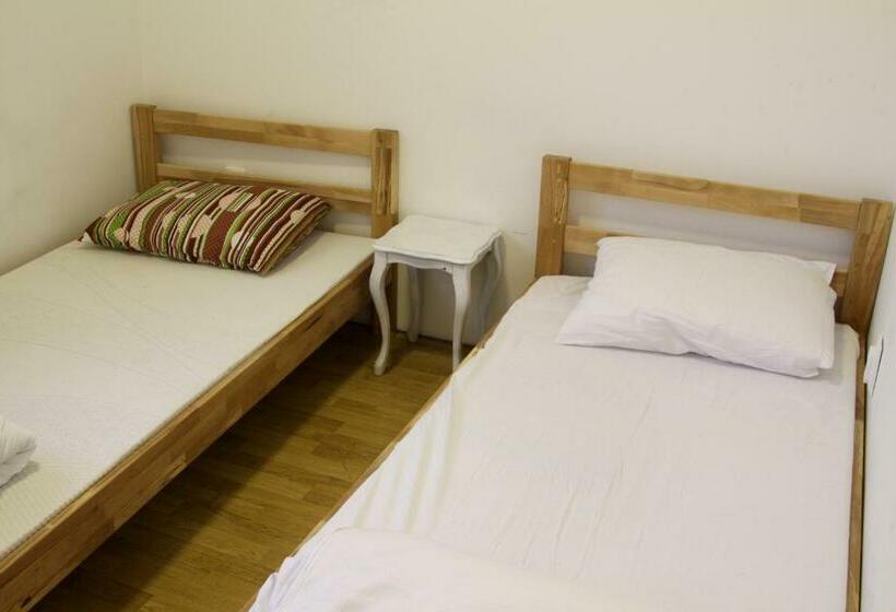 اتاق استاندارد, Hostel Jellostone
