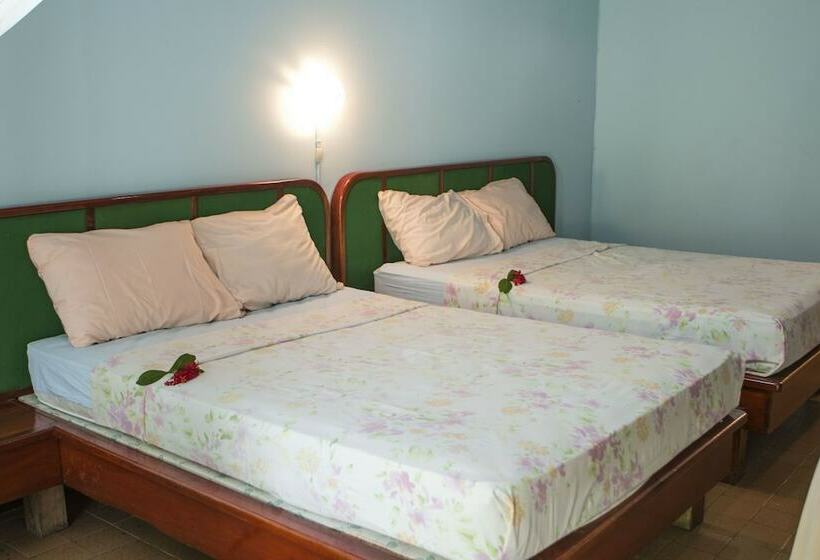 غرفة قياسية ثلاثية, Porto Bello